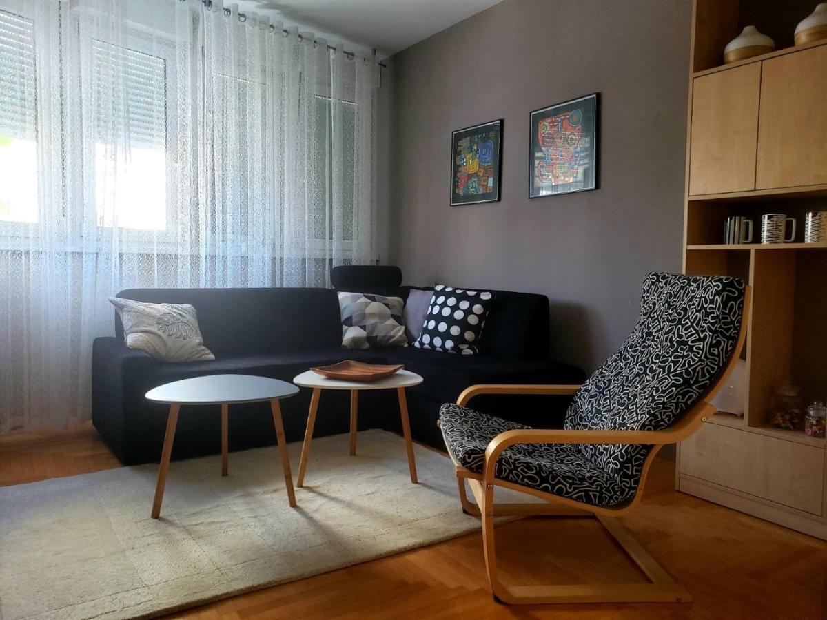 Stan Na Dan "Irina" Banja Luka Appartement Buitenkant foto