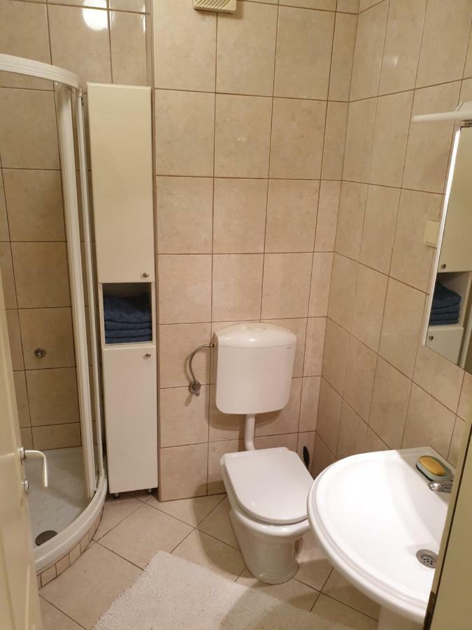 Stan Na Dan "Irina" Banja Luka Appartement Buitenkant foto